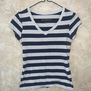 blue and white striped everyday basic fitted tshirt size medium short sleeved